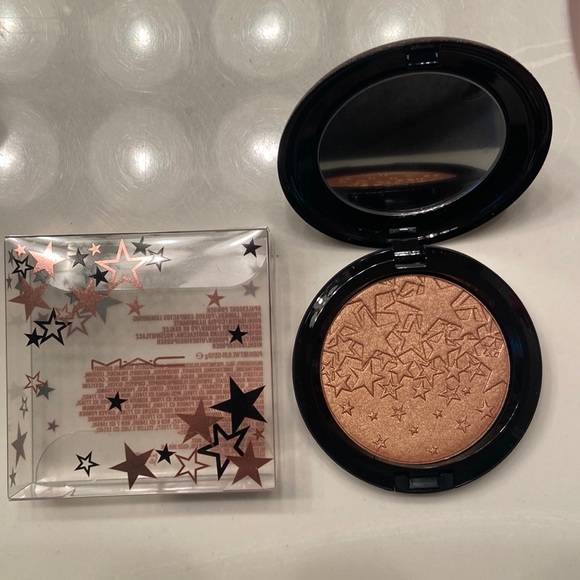 MAC Opalescent Powder - Rising Star - Picture 1 of 4